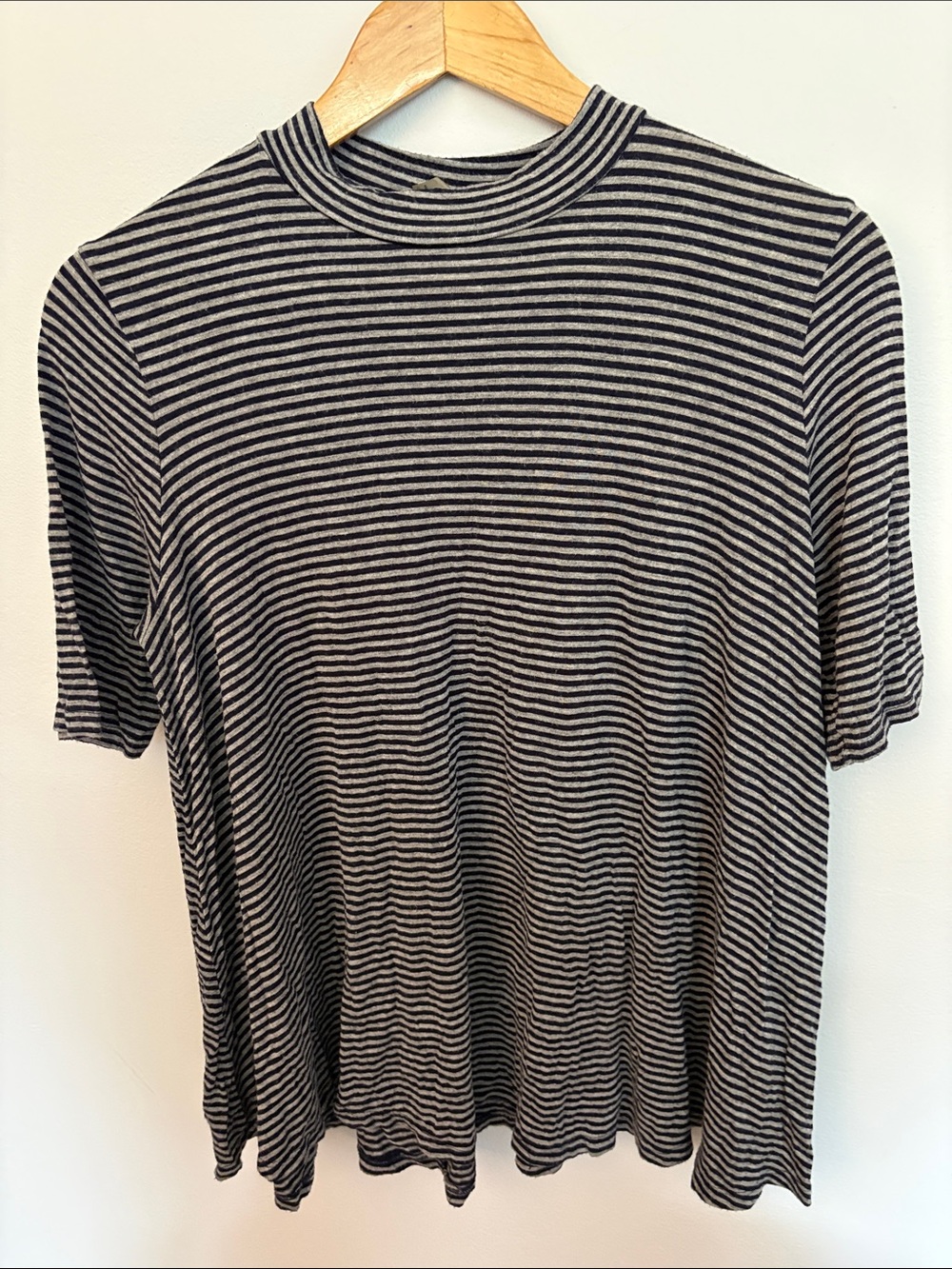 Soprano Black & Gray Striped Short-Sleeve Women's Top